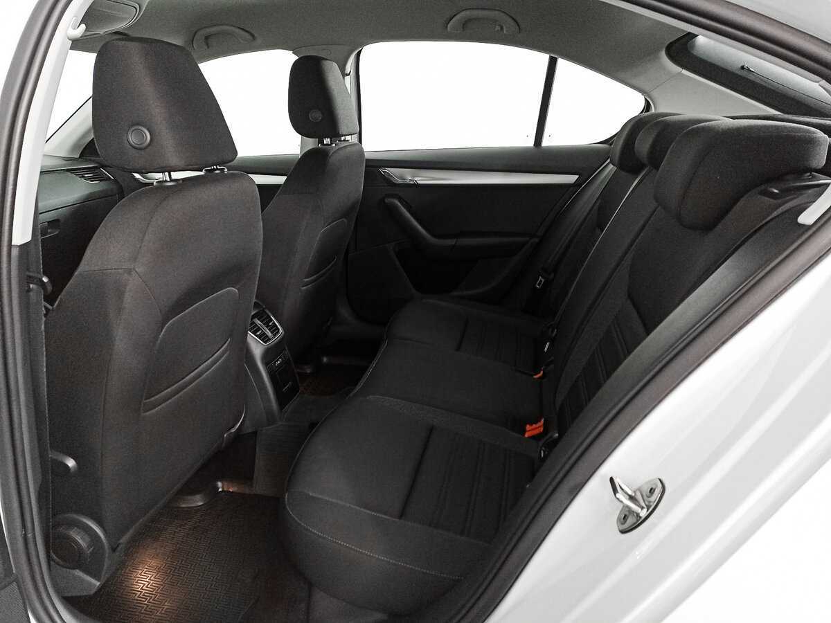 Купить Skoda Octavia с пробегом. Фото: #11