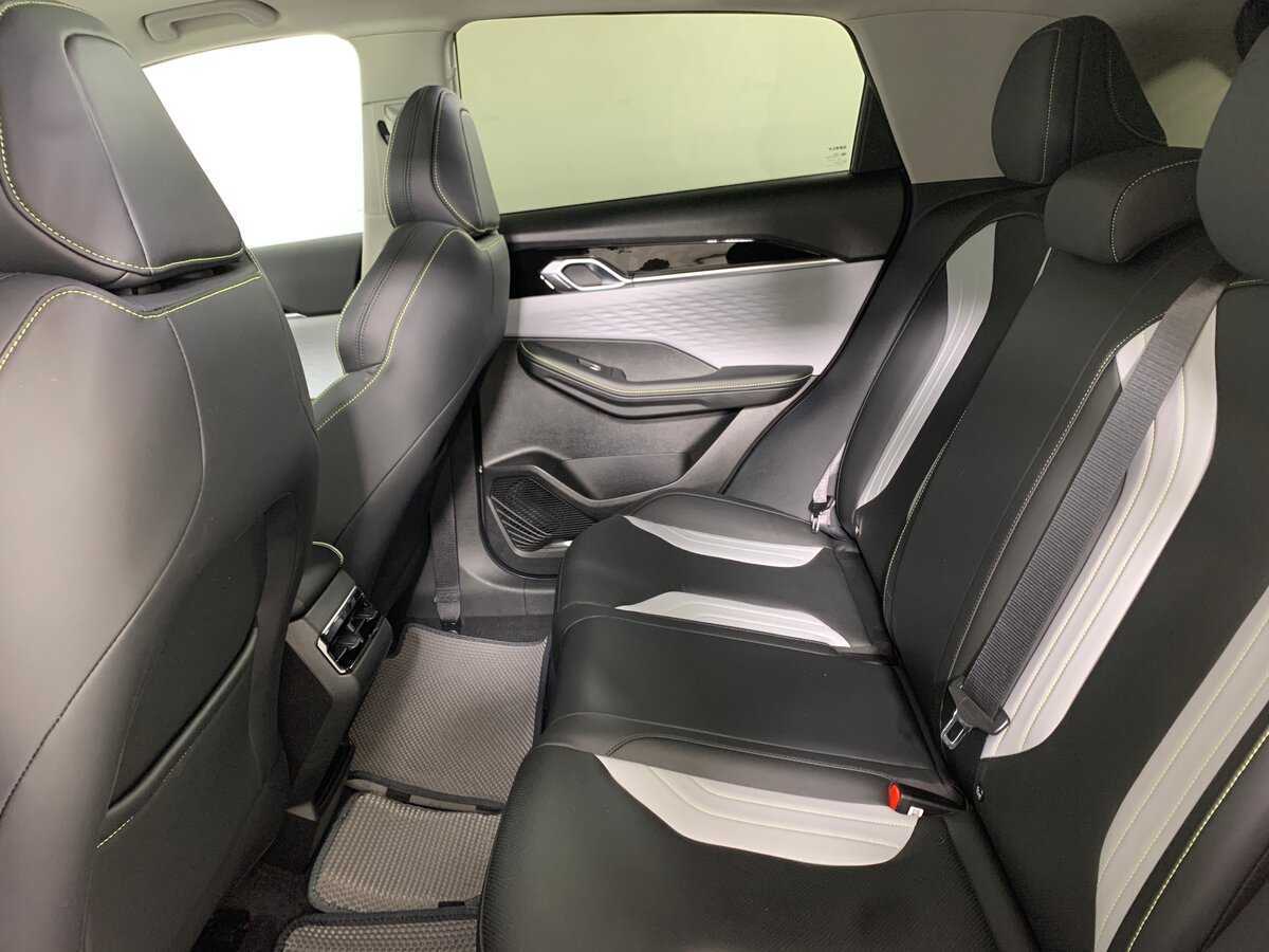 Купить Geely Coolray с пробегом. Фото: #19