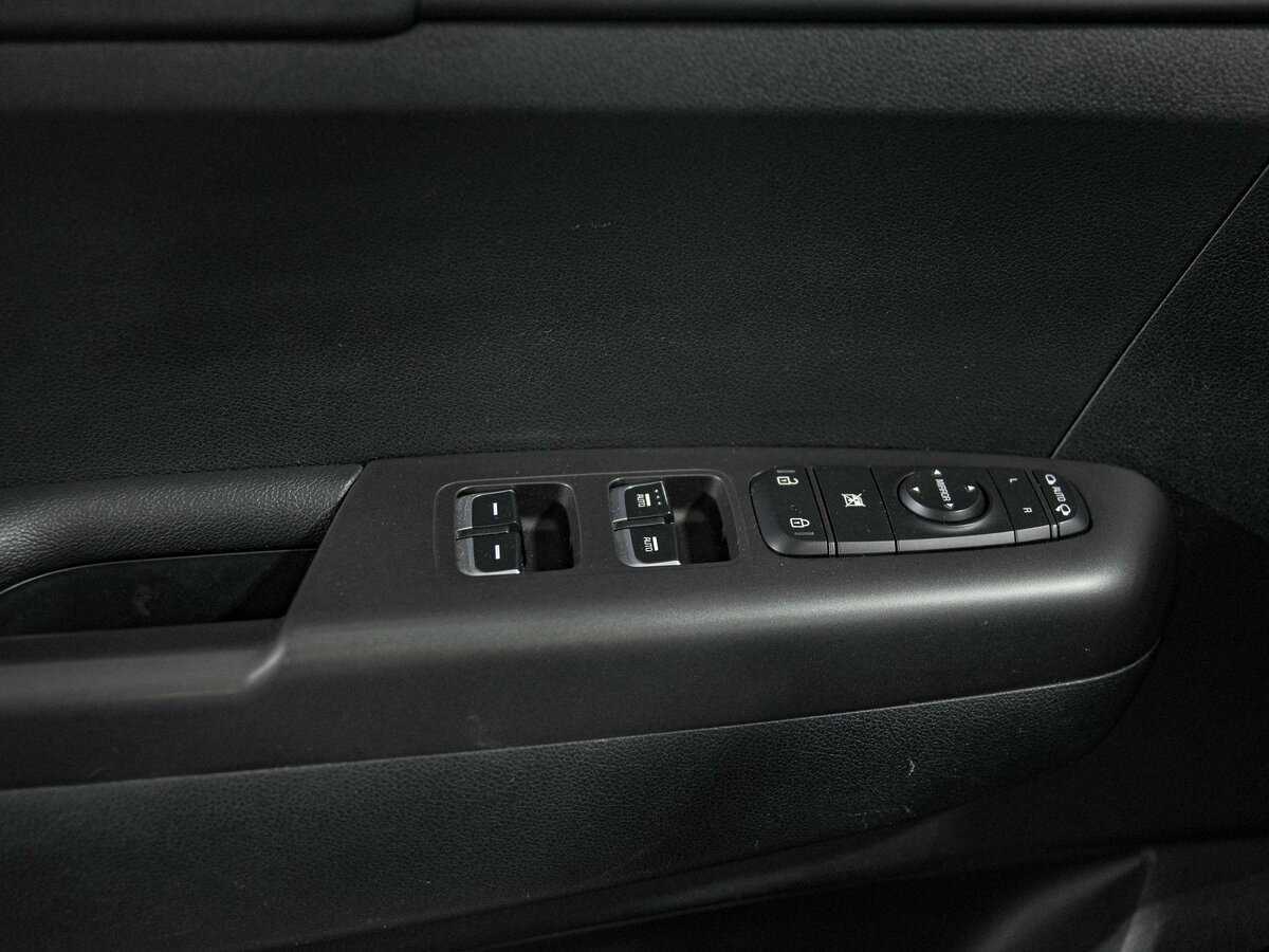 Купить Kia Sportage с пробегом. Фото: #12