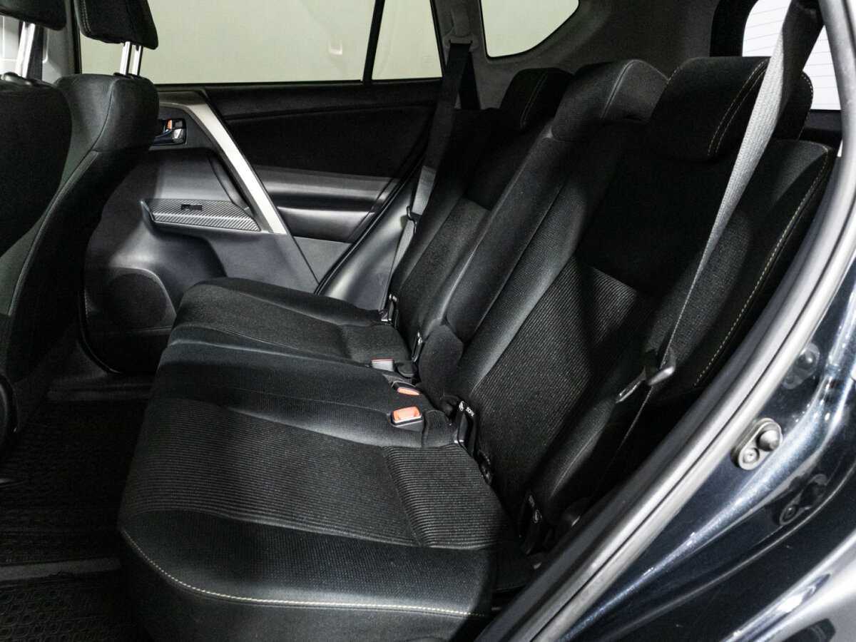 Купить Toyota RAV4 с пробегом. Фото: #9