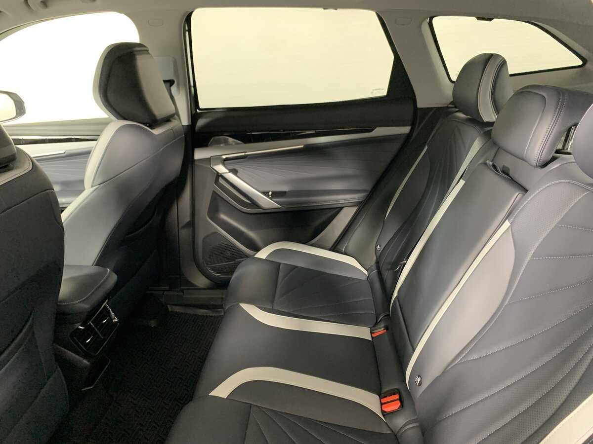 Купить Geely Atlas с пробегом. Фото: #19