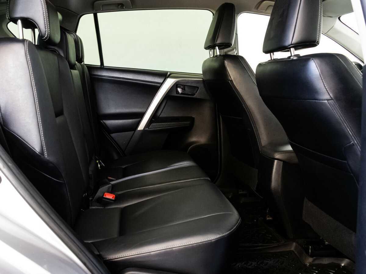 Купить Toyota RAV4 с пробегом. Фото: #11