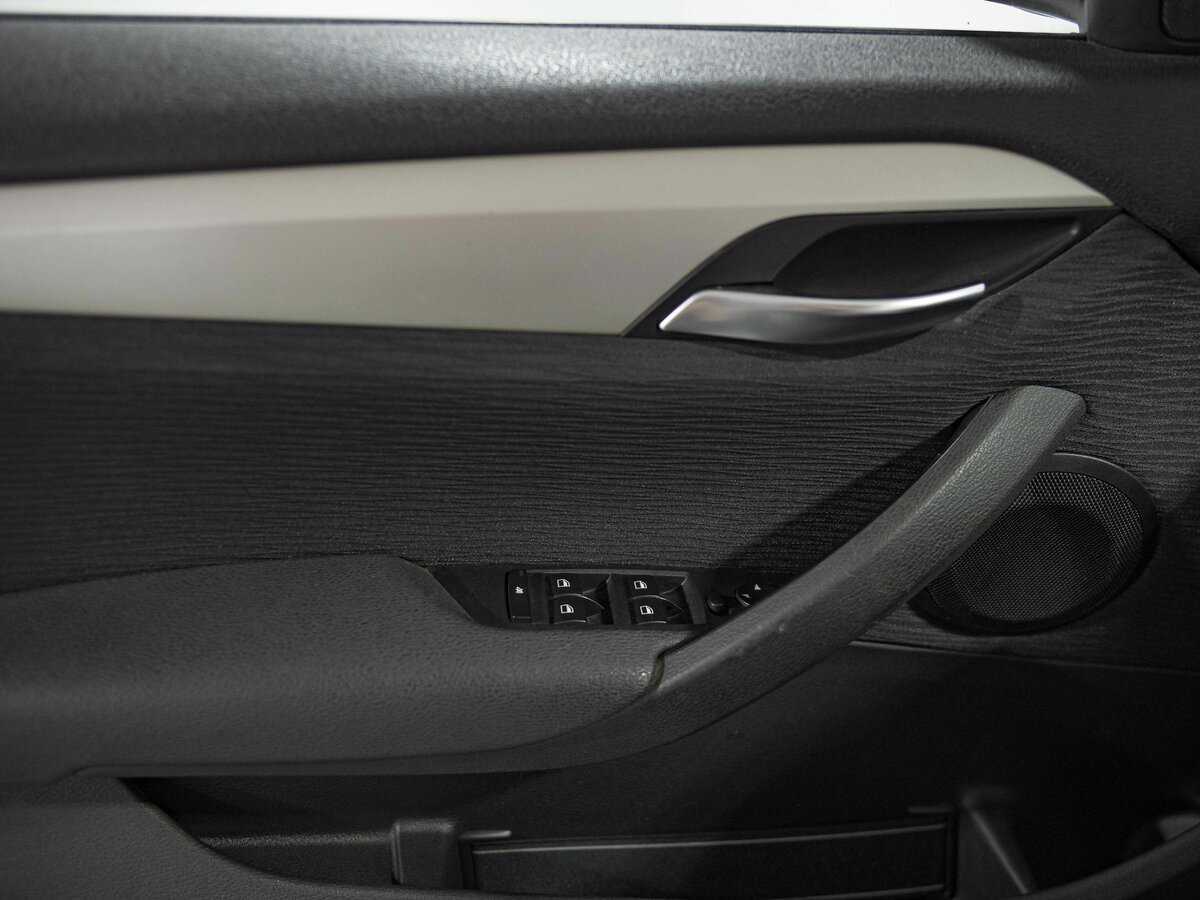 Купить BMW X1 с пробегом. Фото: #10