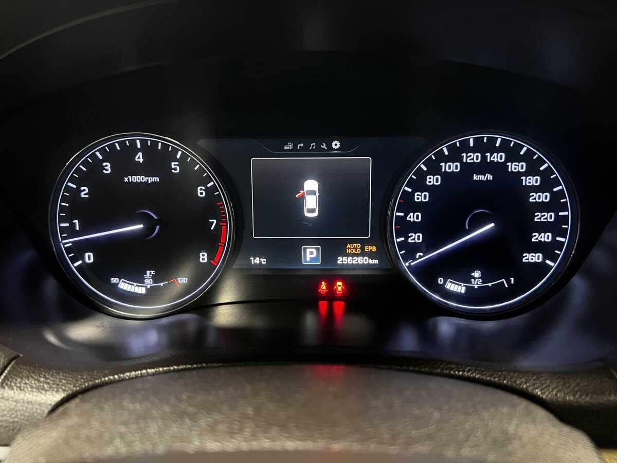 Купить Hyundai Genesis с пробегом. Фото: #12