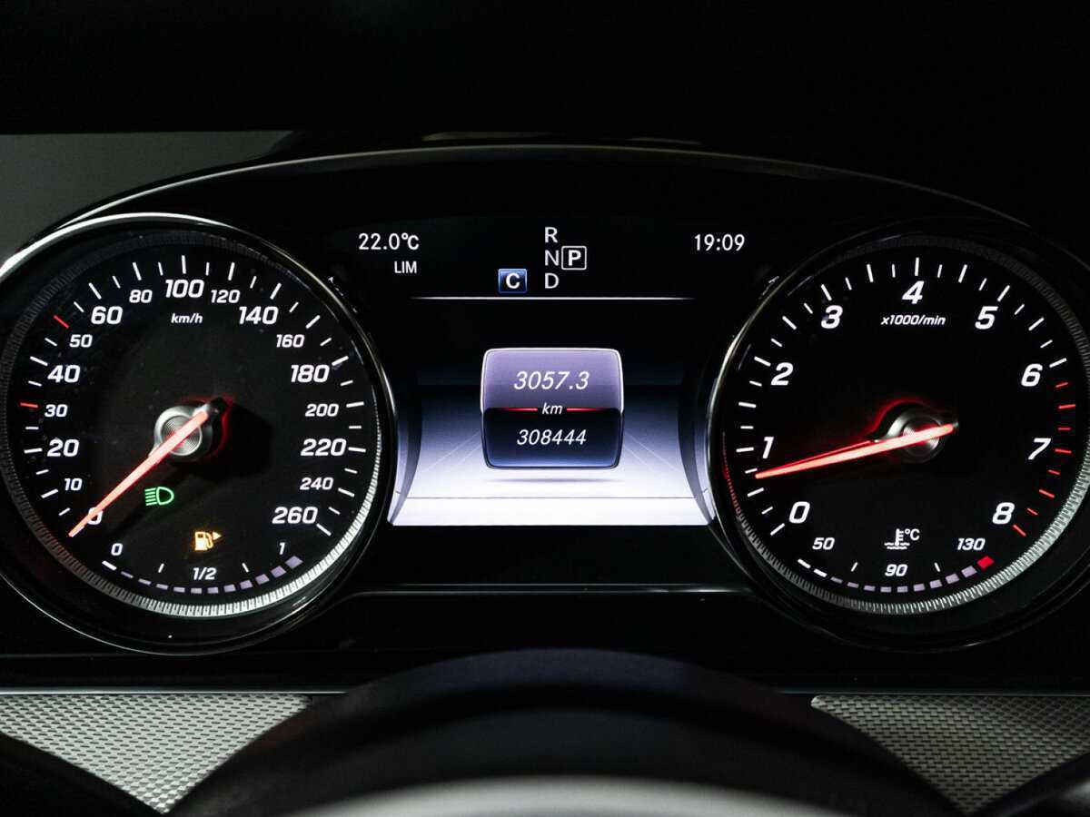 Купить Mercedes-Benz E-Класс с пробегом. Фото: #11