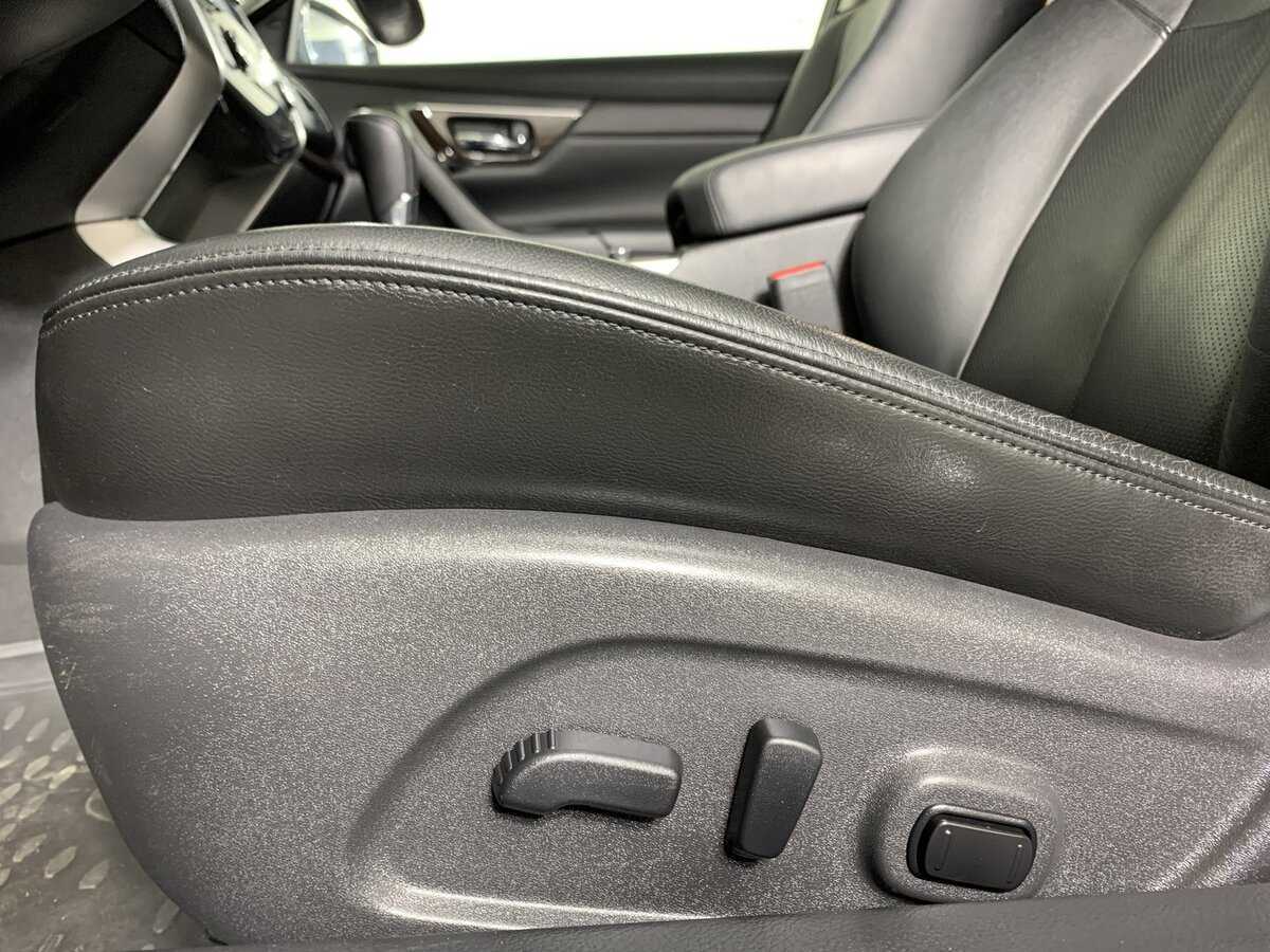 Купить Nissan Teana с пробегом. Фото: #15