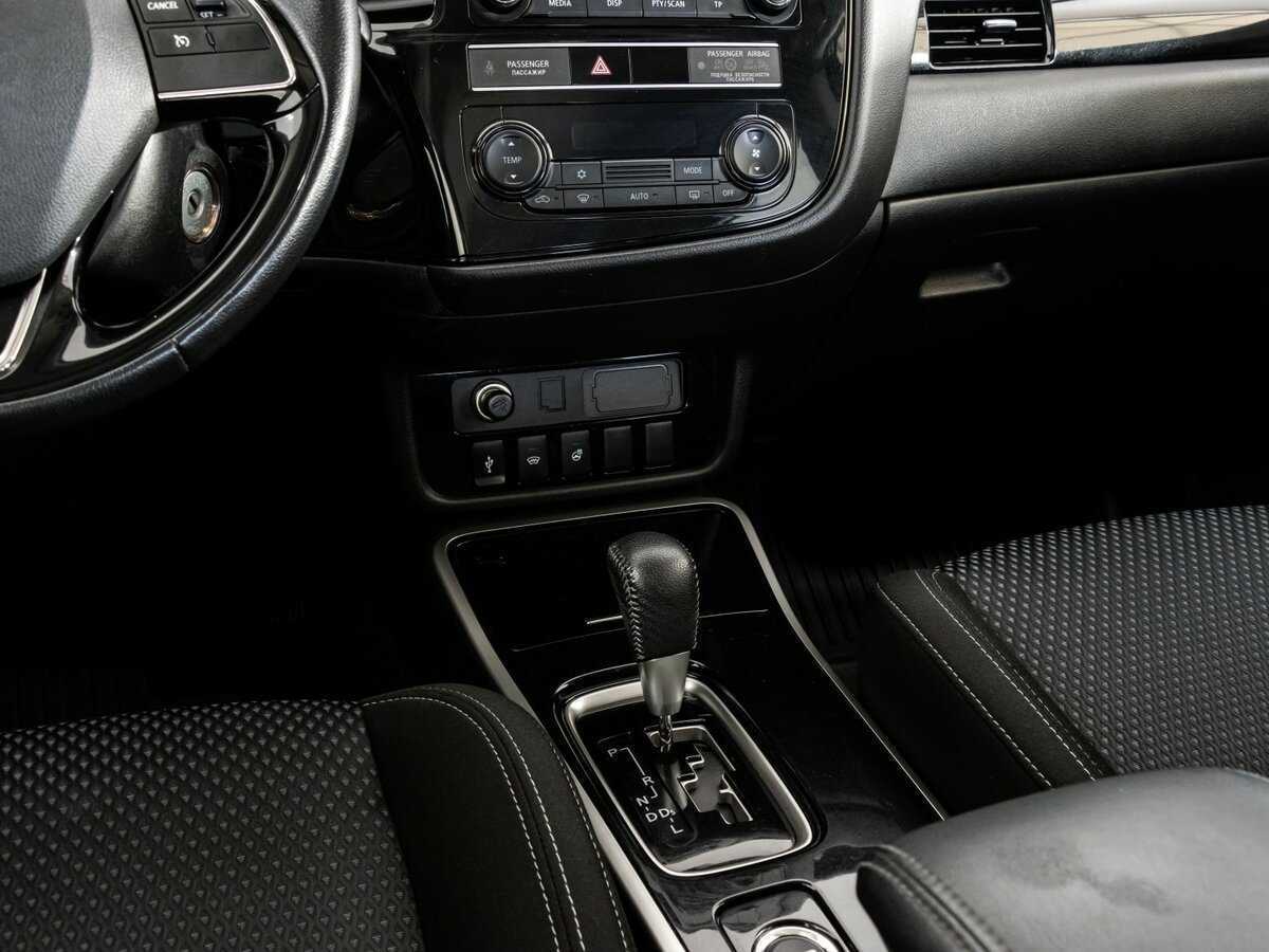 Купить Mitsubishi Outlander с пробегом. Фото: #9