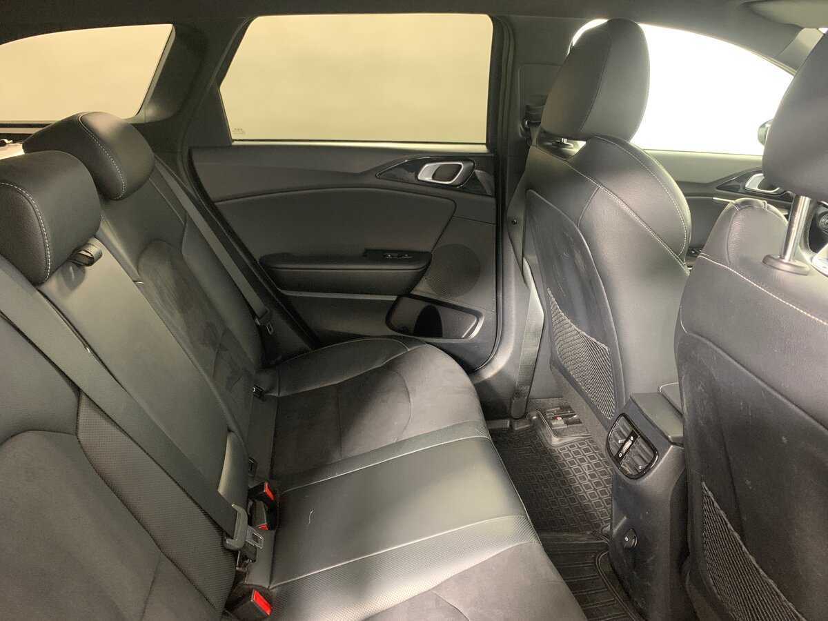 Купить Kia Ceed с пробегом. Фото: #17
