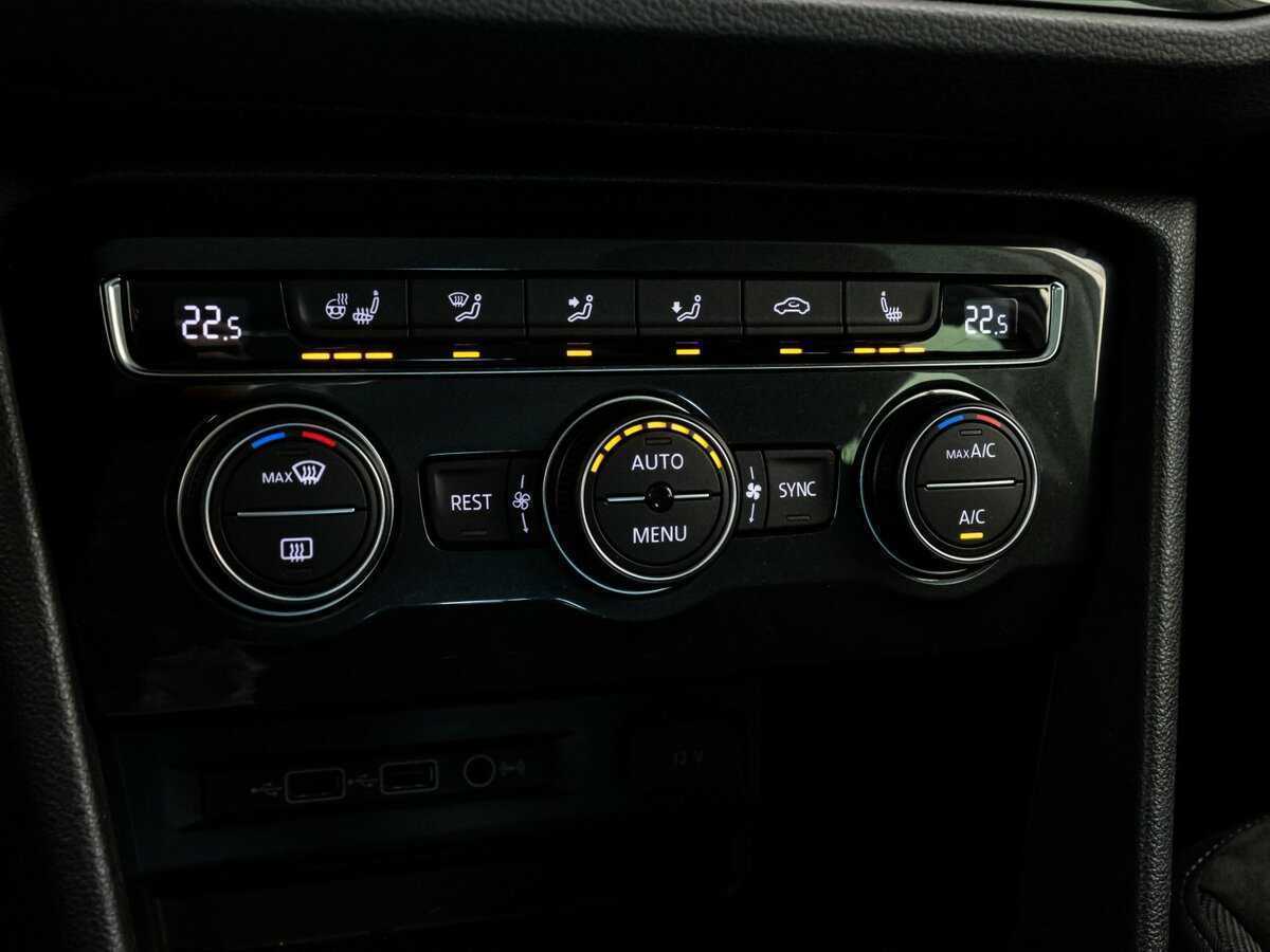 Купить Volkswagen Tiguan с пробегом. Фото: #12