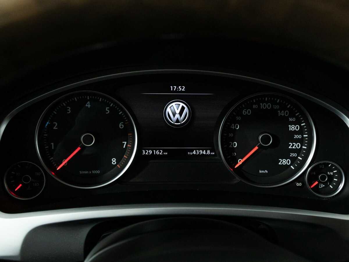 Купить Volkswagen Touareg с пробегом. Фото: #9