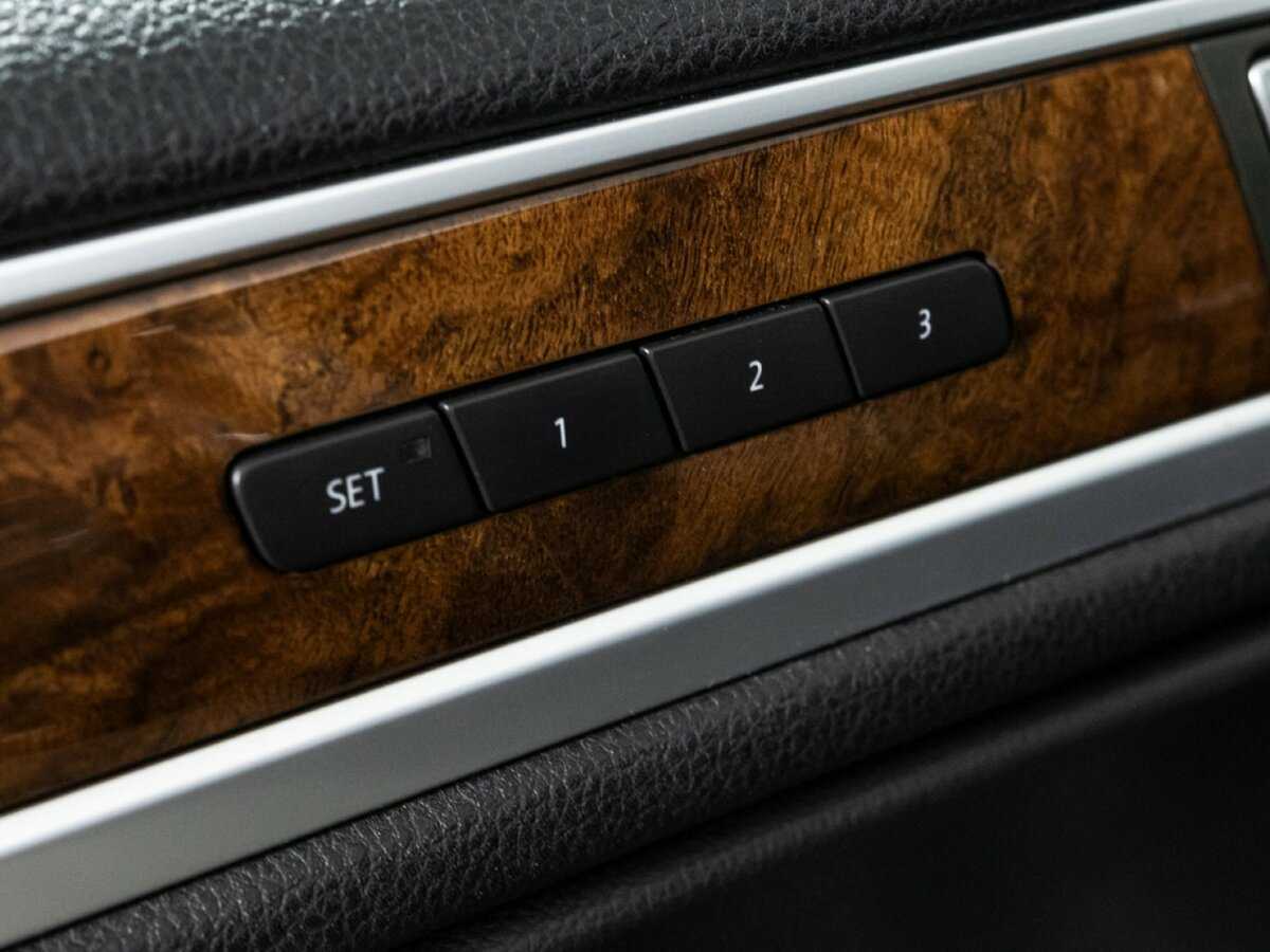 Купить Volkswagen Touareg с пробегом. Фото: #15