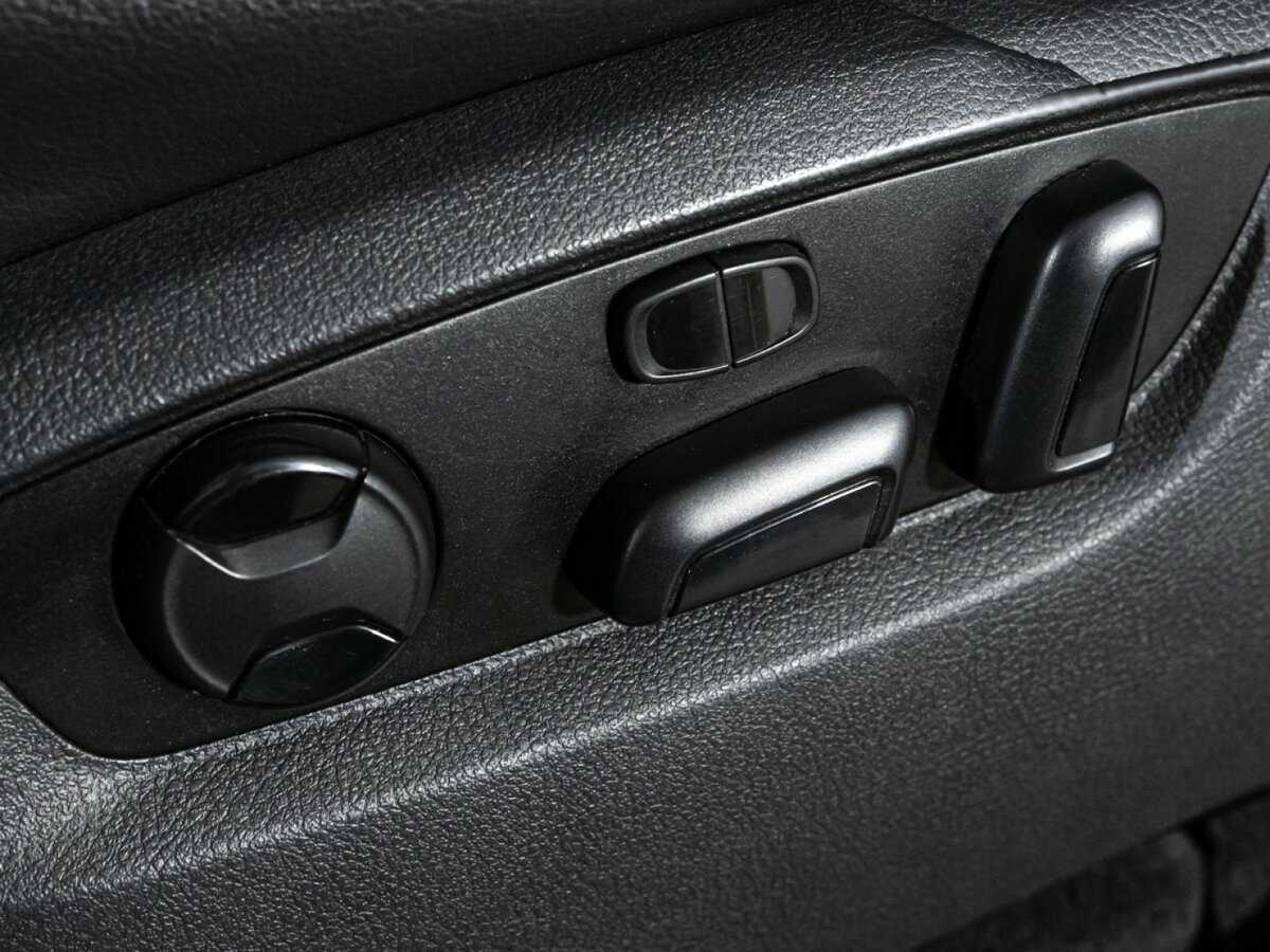 Купить Volkswagen Touareg с пробегом. Фото: #16