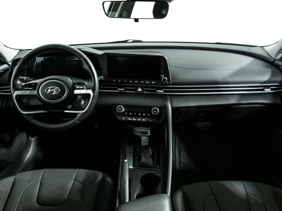 Купить Hyundai Elantra с пробегом. Фото: #12