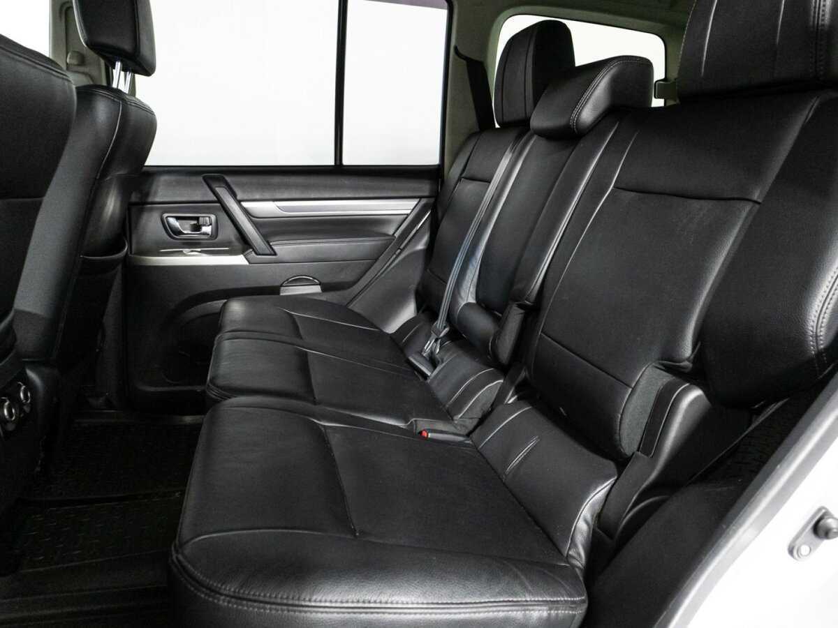 Купить Mitsubishi Pajero с пробегом. Фото: #7