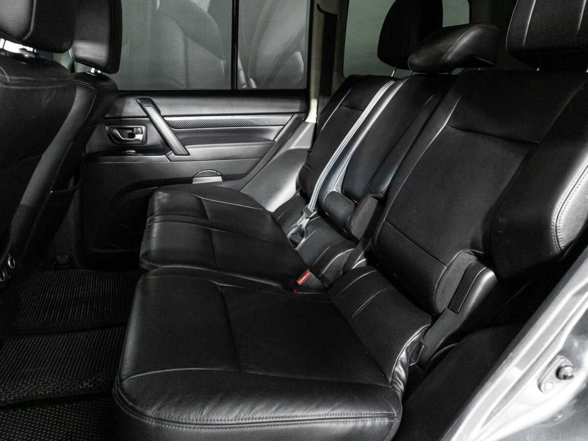 Купить Mitsubishi Pajero с пробегом. Фото: #9