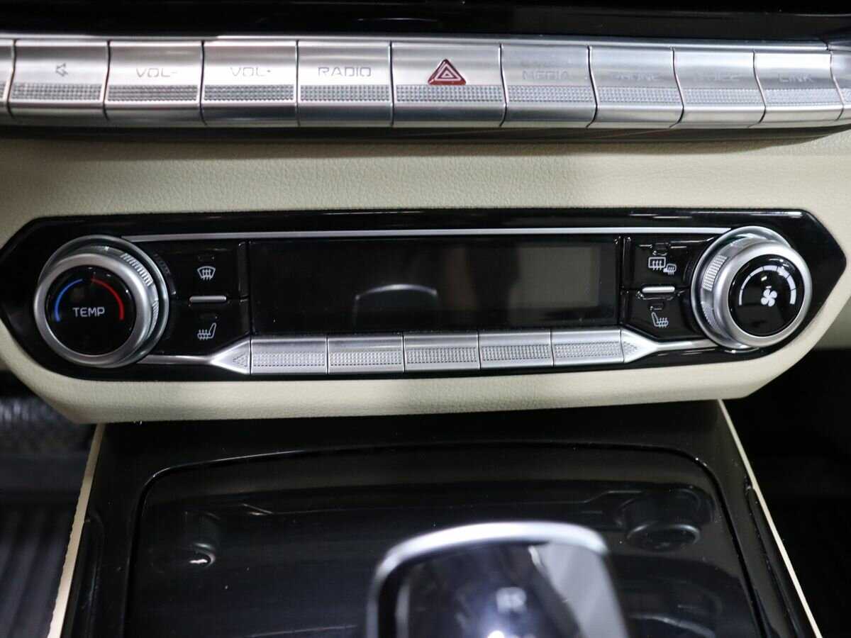 Купить FAW Bestune T77 с пробегом. Фото: #19