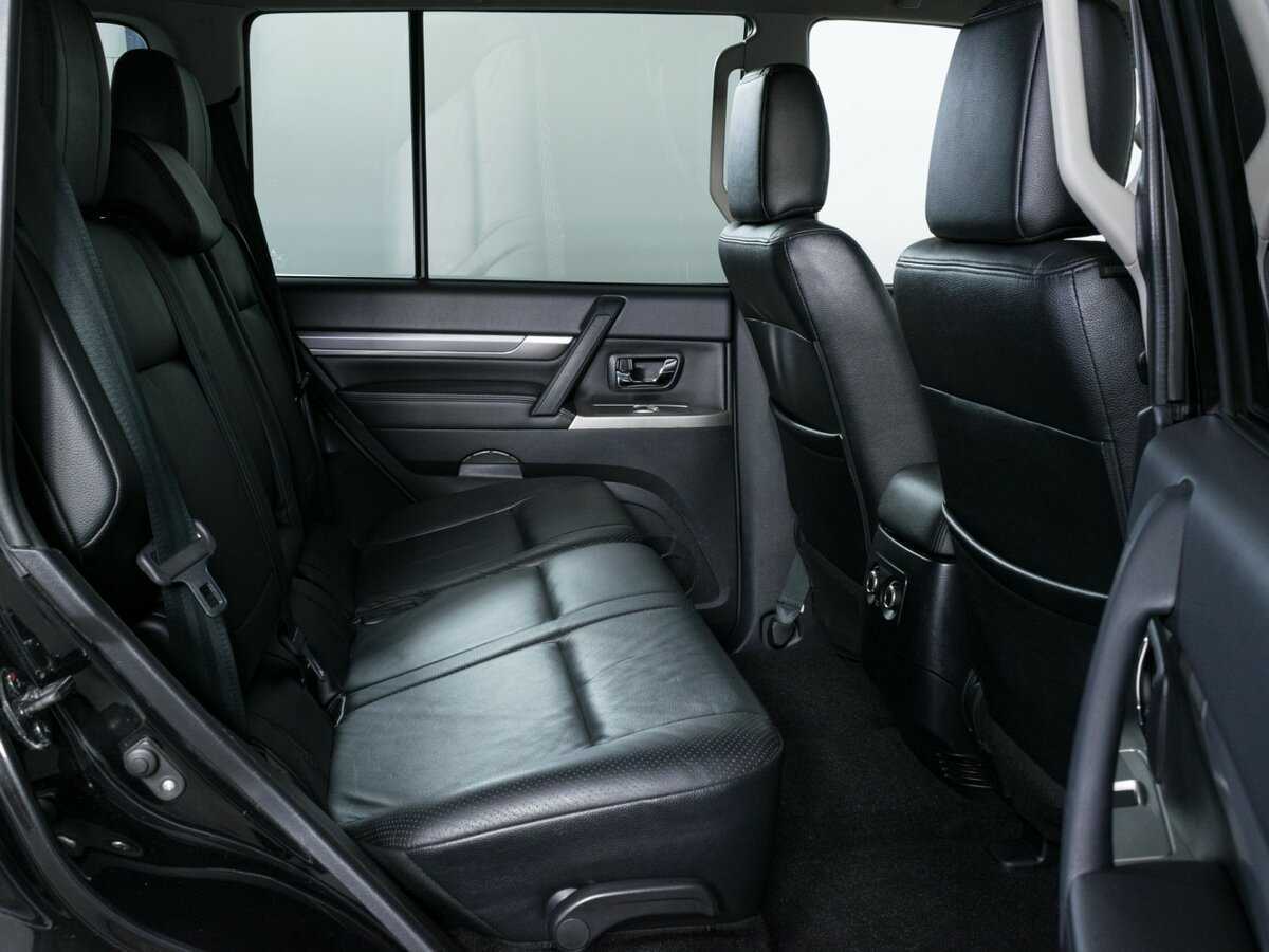 Купить Mitsubishi Pajero с пробегом. Фото: #9