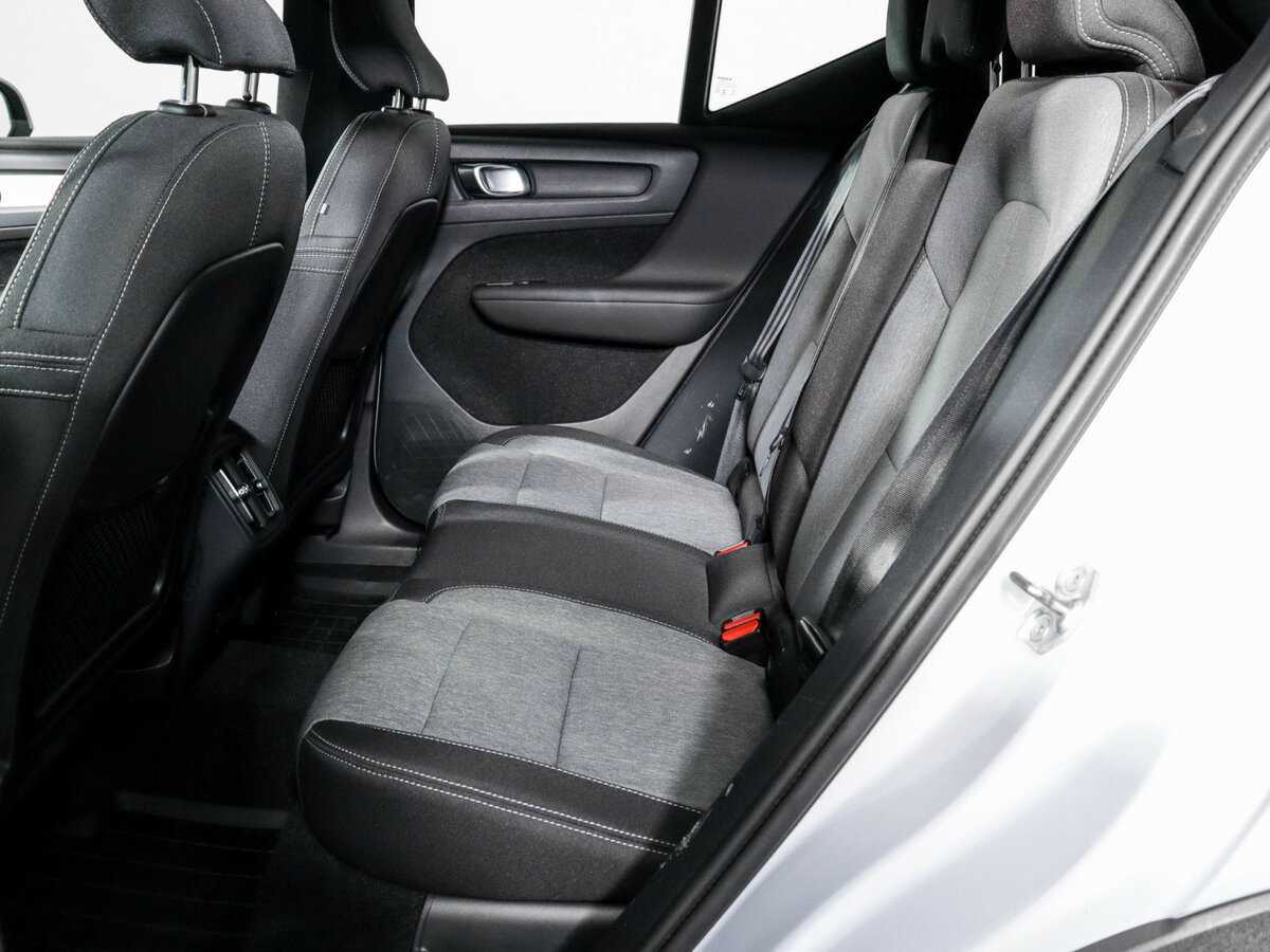 Купить Volvo XC40 с пробегом. Фото: #9