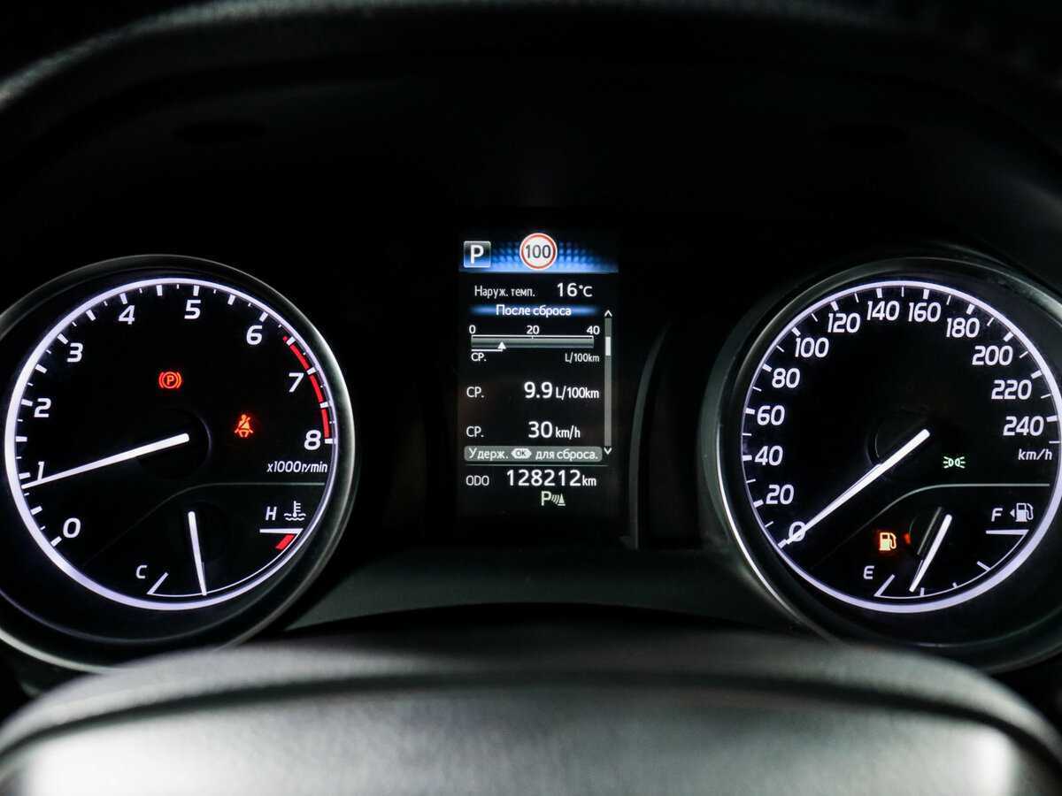 Купить Toyota Camry с пробегом. Фото: #10