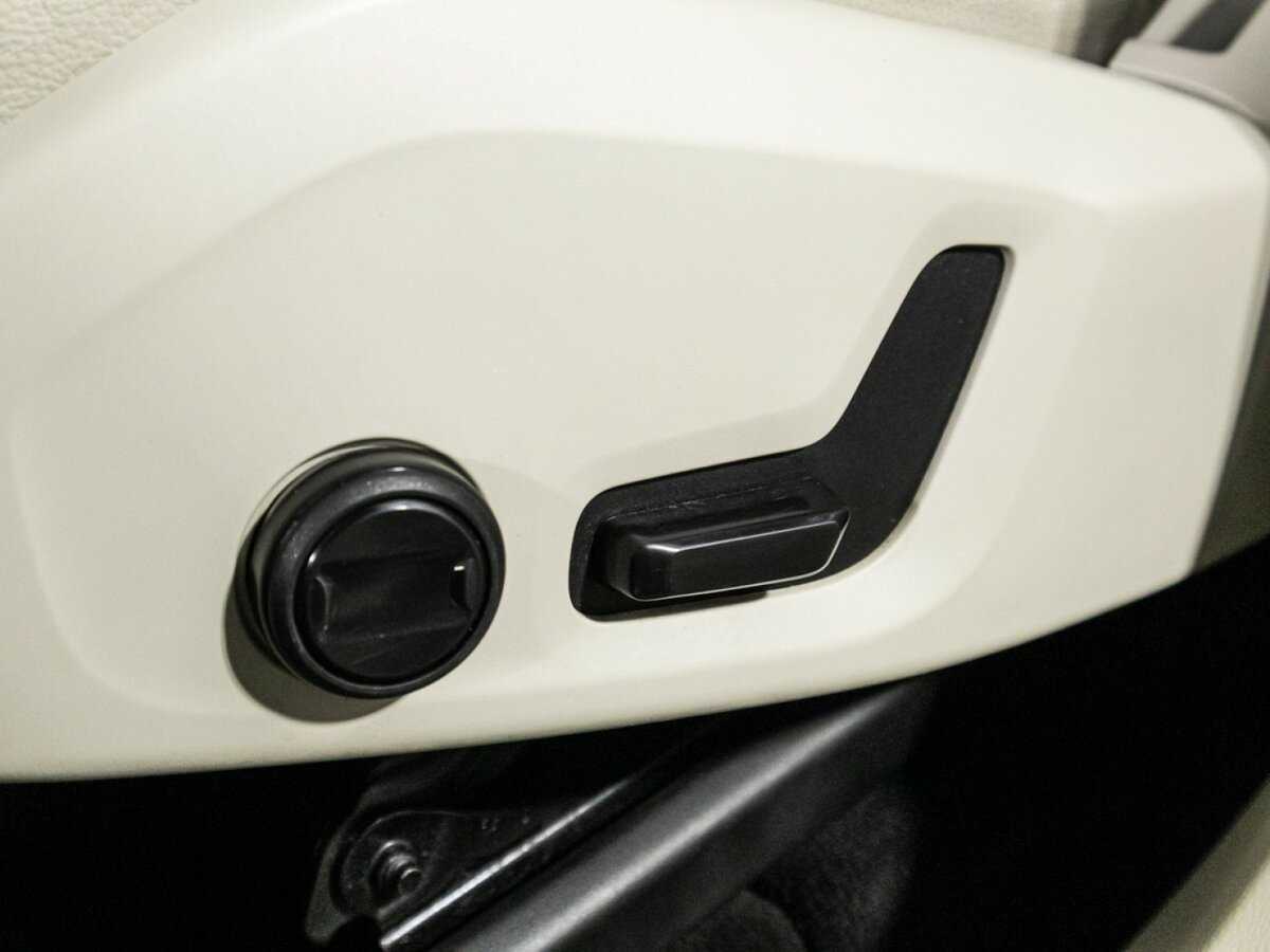 Купить Volvo XC60 с пробегом. Фото: #17