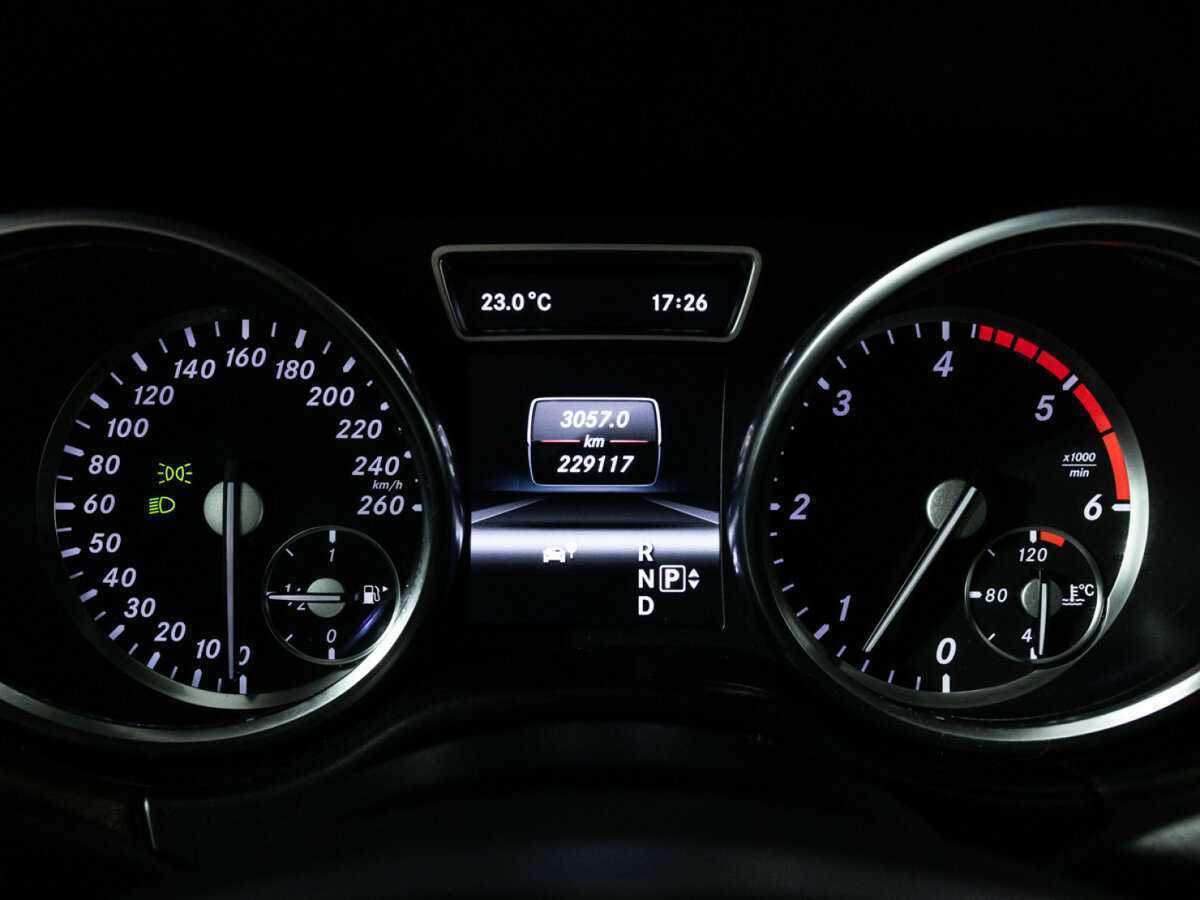 Купить Mercedes-Benz M-Класс с пробегом. Фото: #11