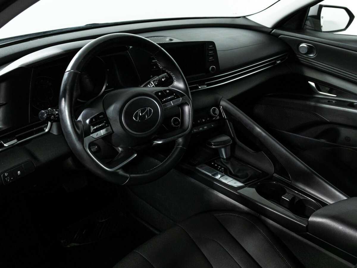 Купить Hyundai Elantra с пробегом. Фото: #10