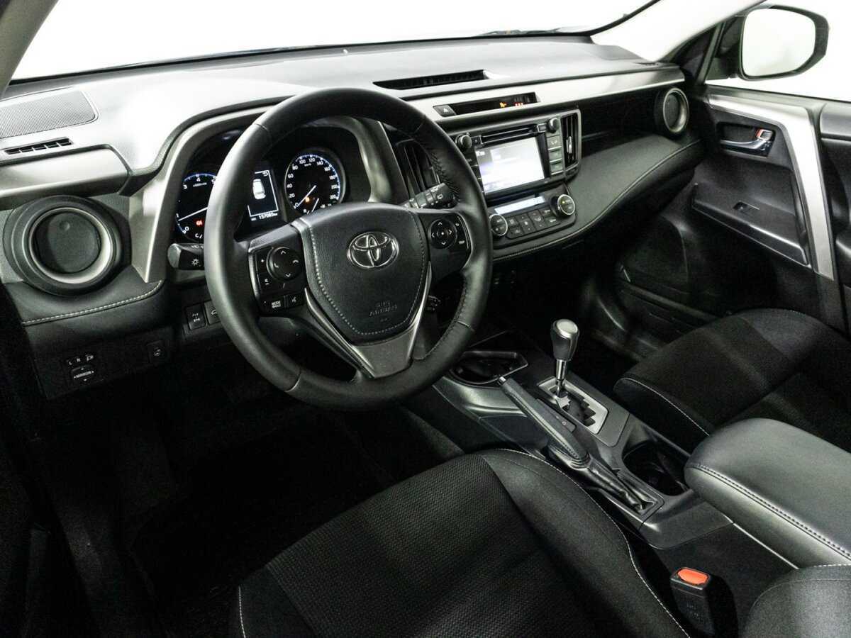 Купить Toyota RAV4 с пробегом. Фото: #10