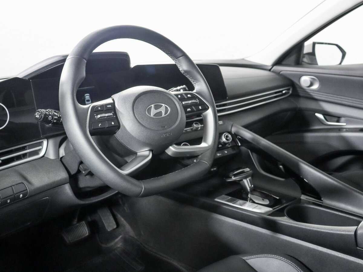 Купить Hyundai Elantra с пробегом. Фото: #10