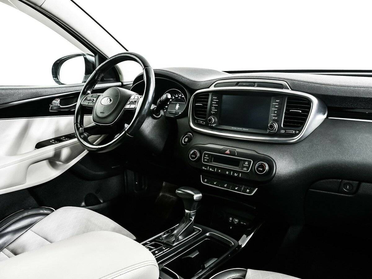 Купить Kia Sorento с пробегом. Фото: #8