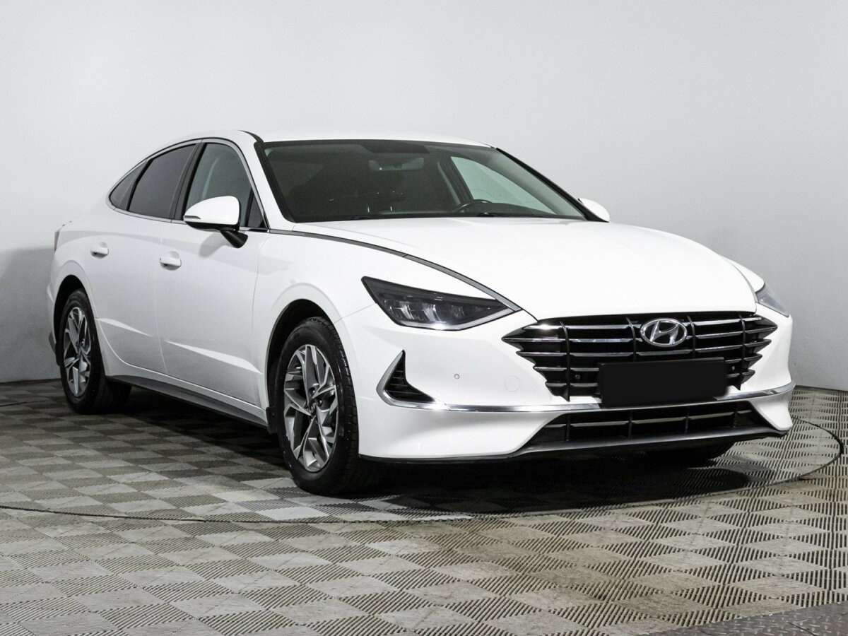Купить Hyundai Sonata с пробегом. Фото: #2