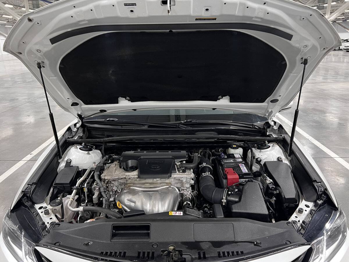 Купить Toyota Camry с пробегом. Фото: #8
