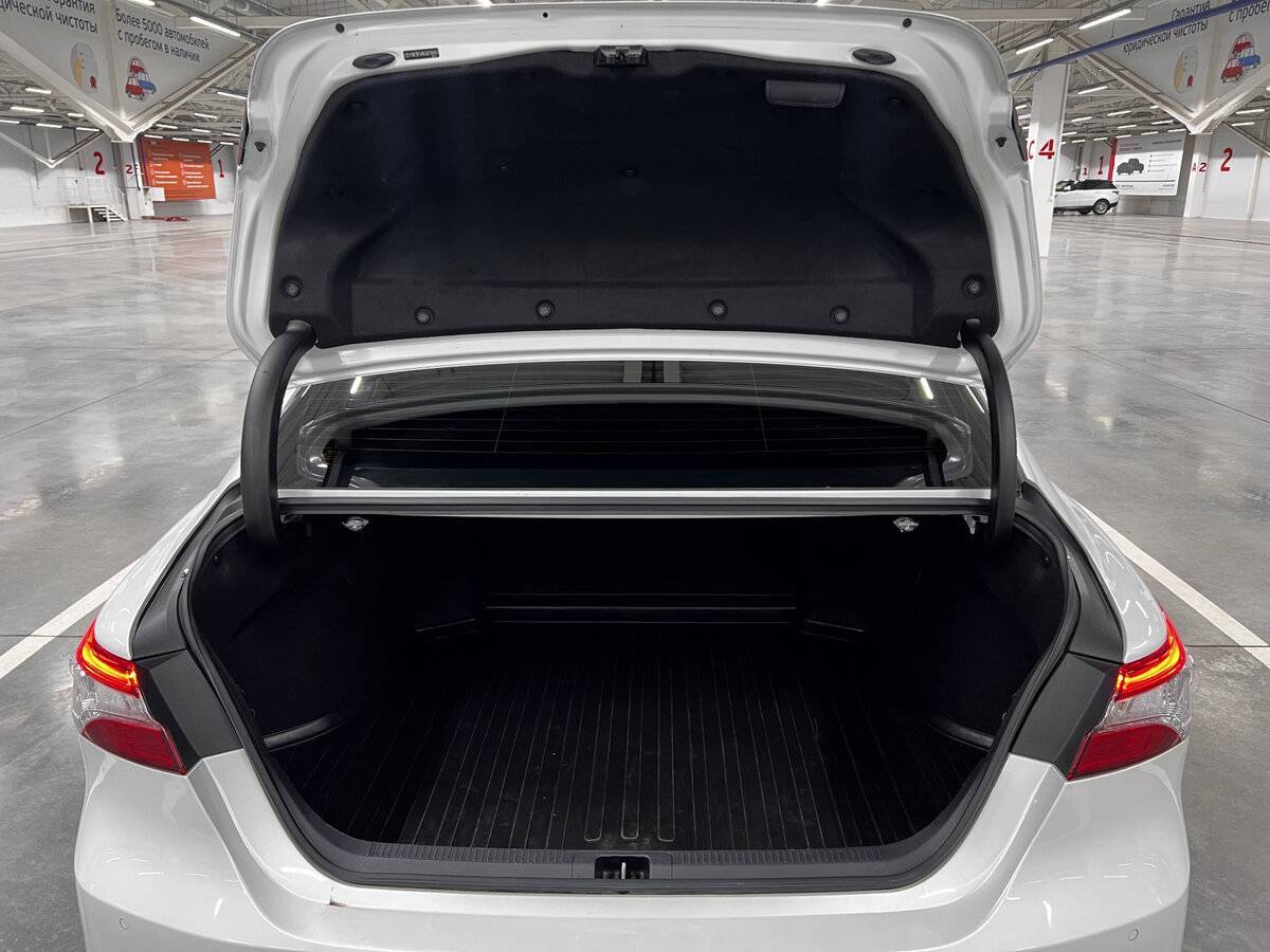 Купить Toyota Camry с пробегом. Фото: #9