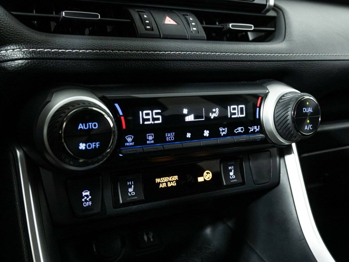 Купить Toyota RAV4 с пробегом. Фото: #17