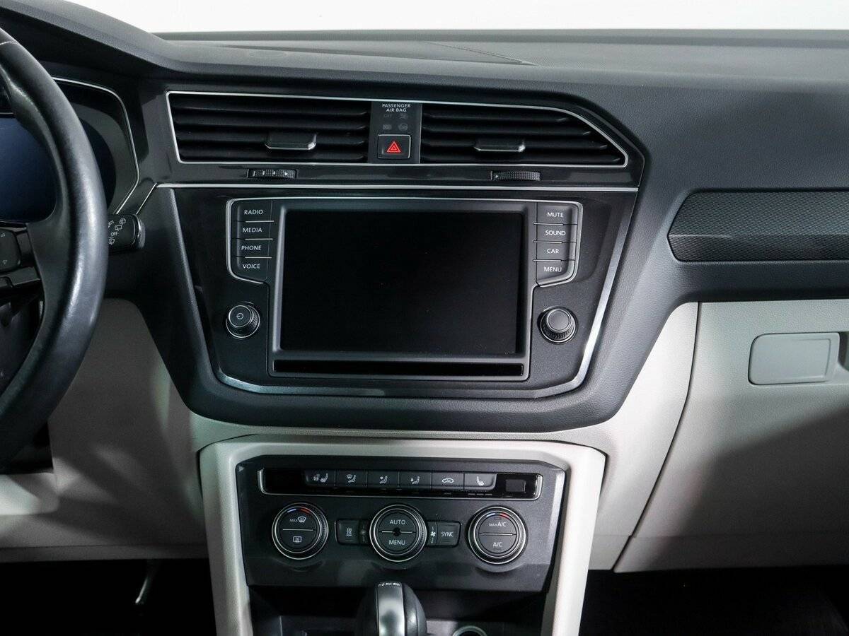 Купить Volkswagen Tiguan с пробегом. Фото: #12