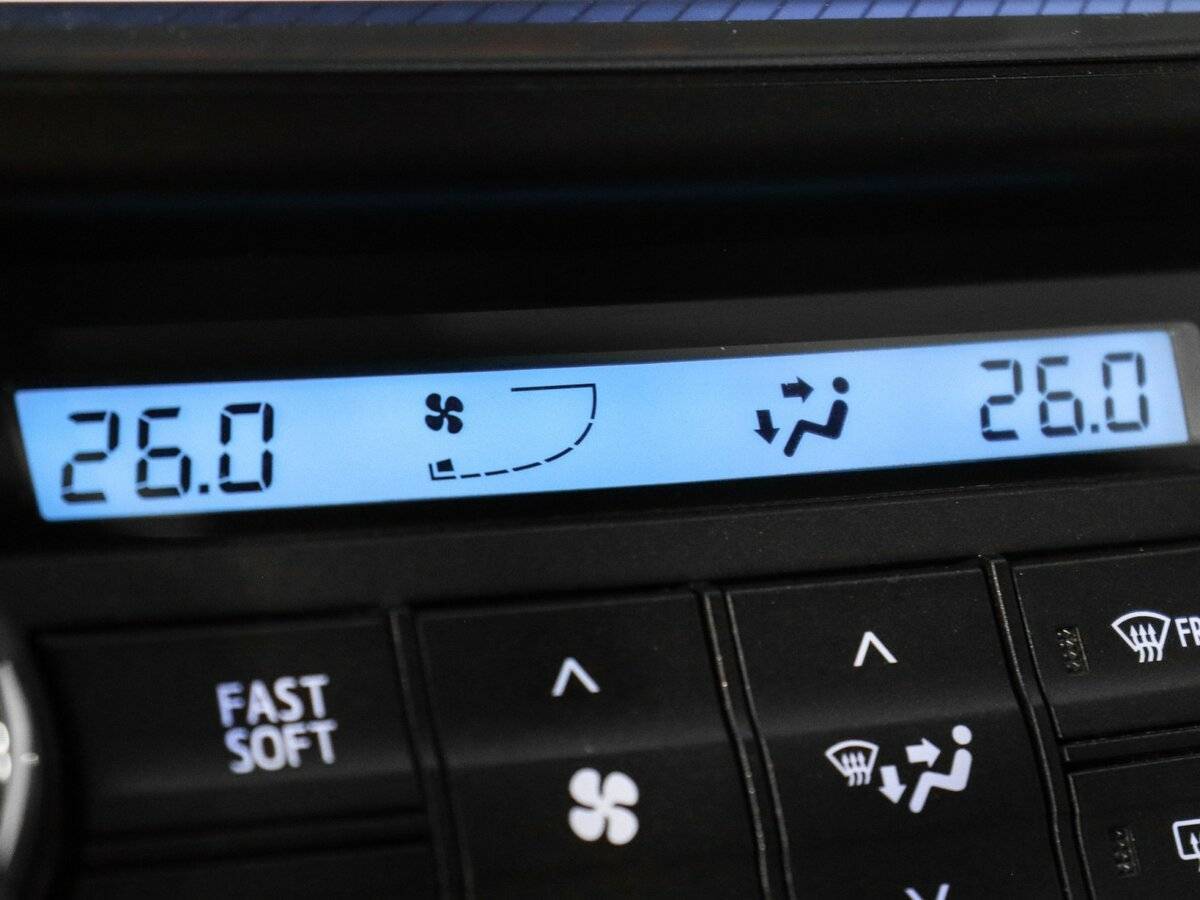 Купить Toyota RAV4 с пробегом. Фото: #17