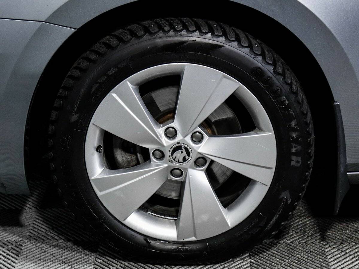 Купить Skoda Superb с пробегом. Фото: #11