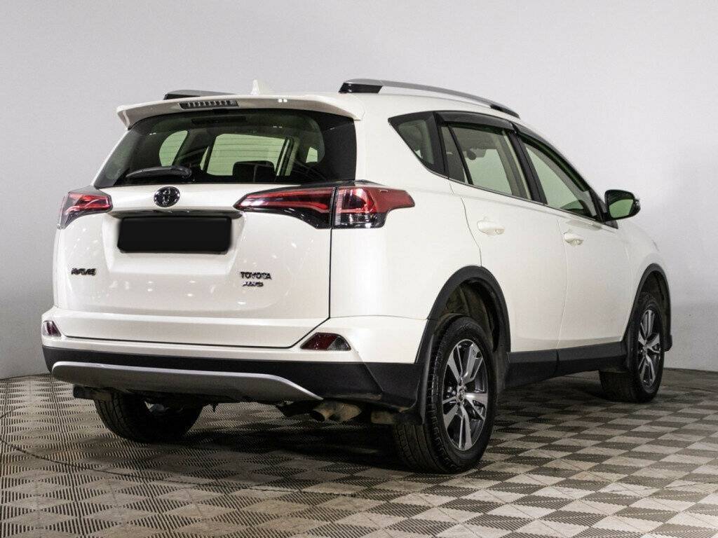 Купить Toyota RAV4 с пробегом. Фото: #3