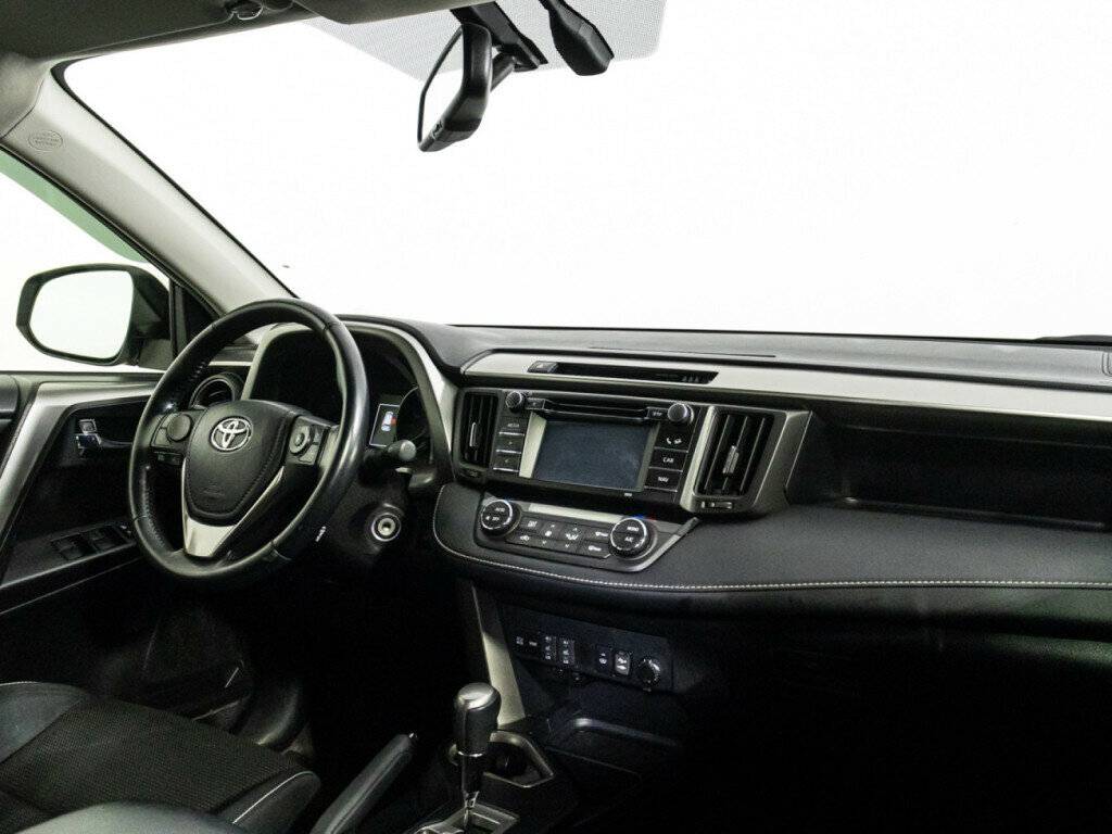 Купить Toyota RAV4 с пробегом. Фото: #6