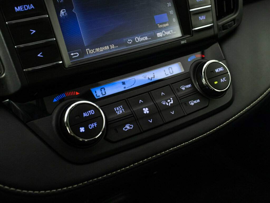 Купить Toyota RAV4 с пробегом. Фото: #14