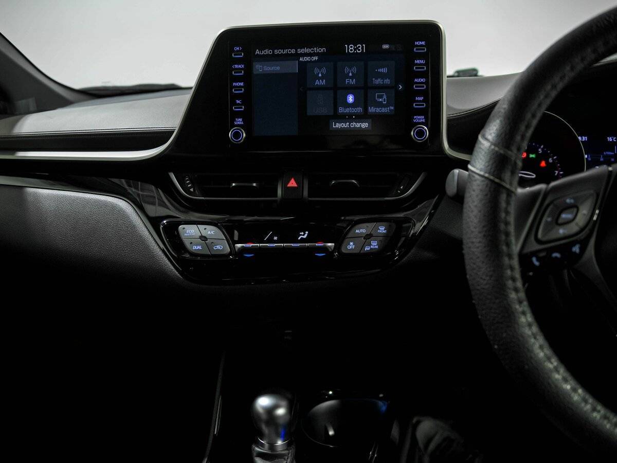 Купить Toyota C-HR с пробегом. Фото: #11