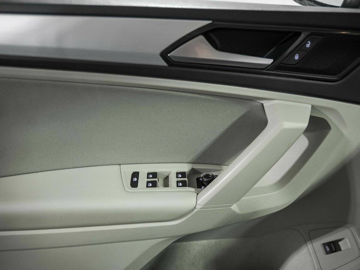 Купить Volkswagen Tiguan с пробегом. Фото: #11