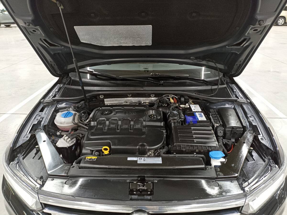 Купить Volkswagen Passat с пробегом. Фото: #8