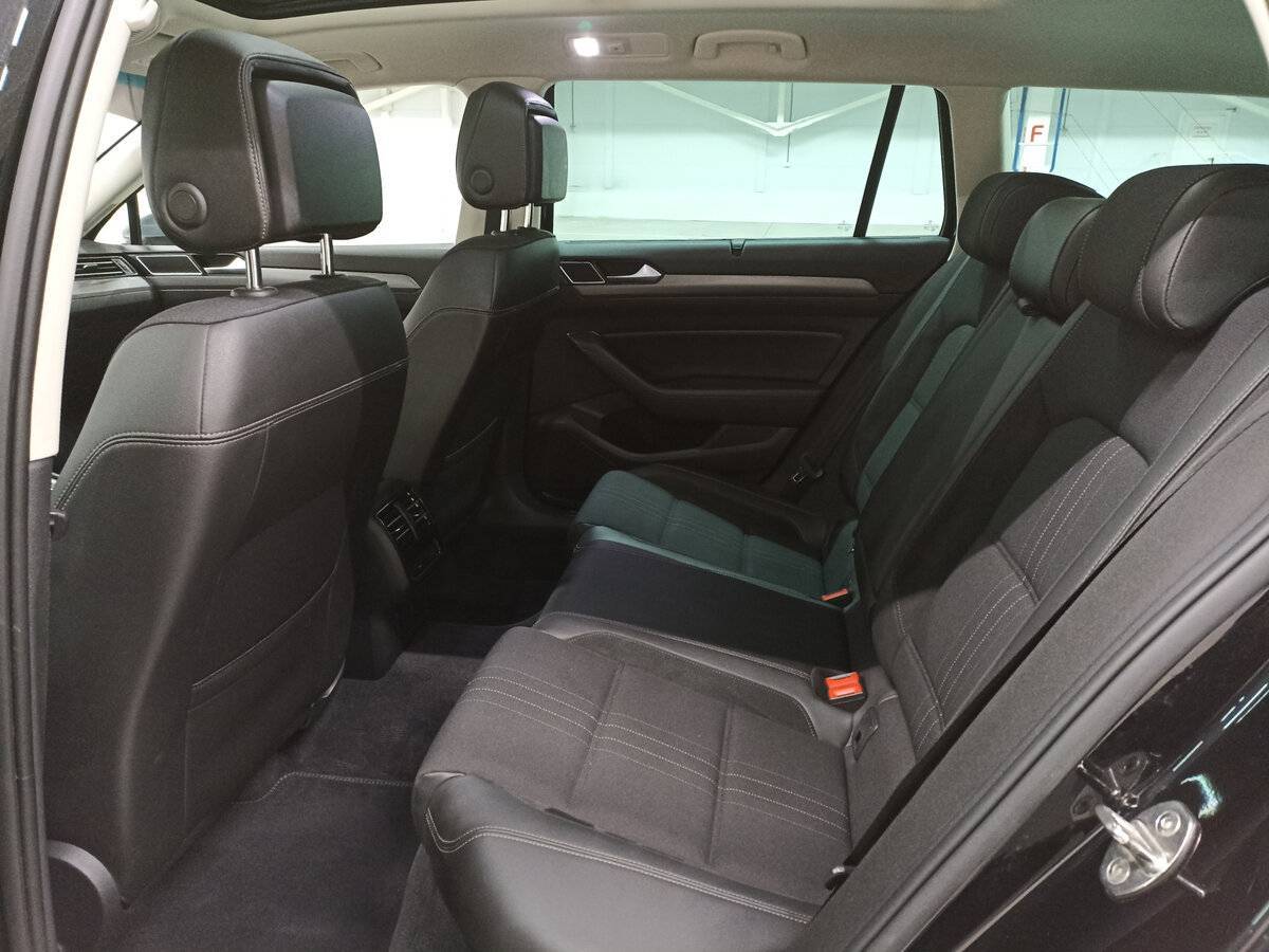 Купить Volkswagen Passat с пробегом. Фото: #11