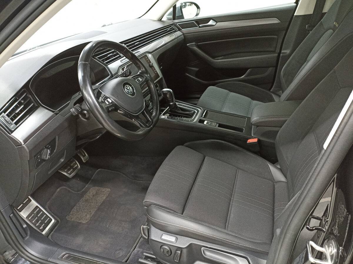 Купить Volkswagen Passat с пробегом. Фото: #15
