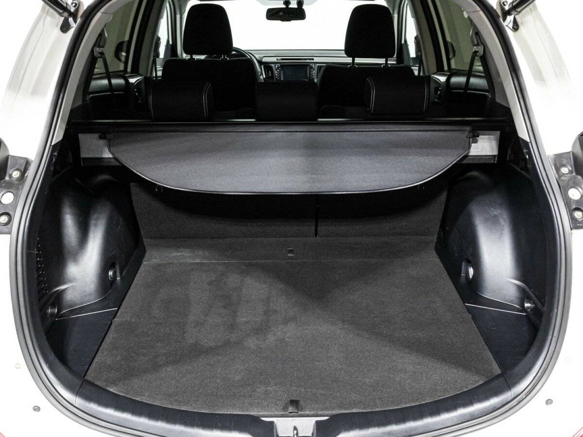 Купить Toyota RAV4 с пробегом. Фото: #14