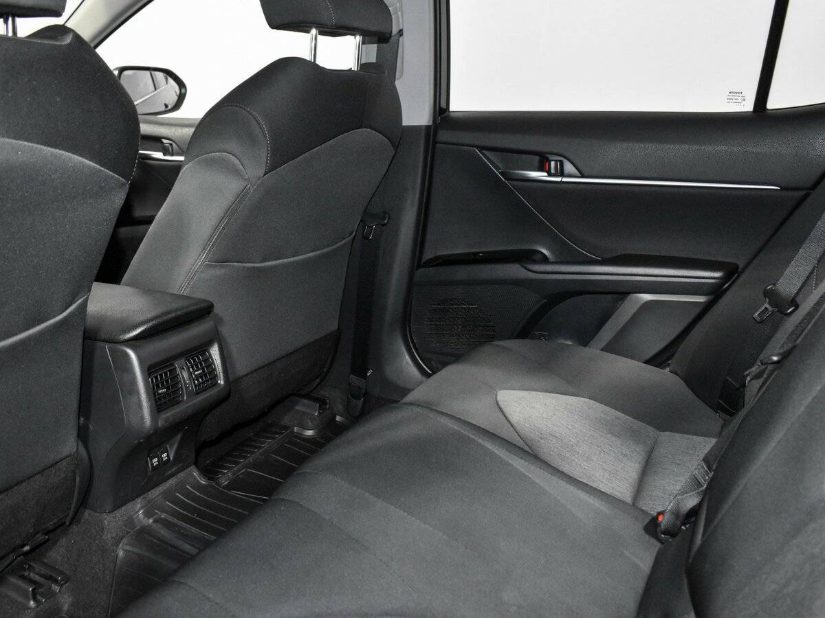 Купить Toyota Camry с пробегом. Фото: #9
