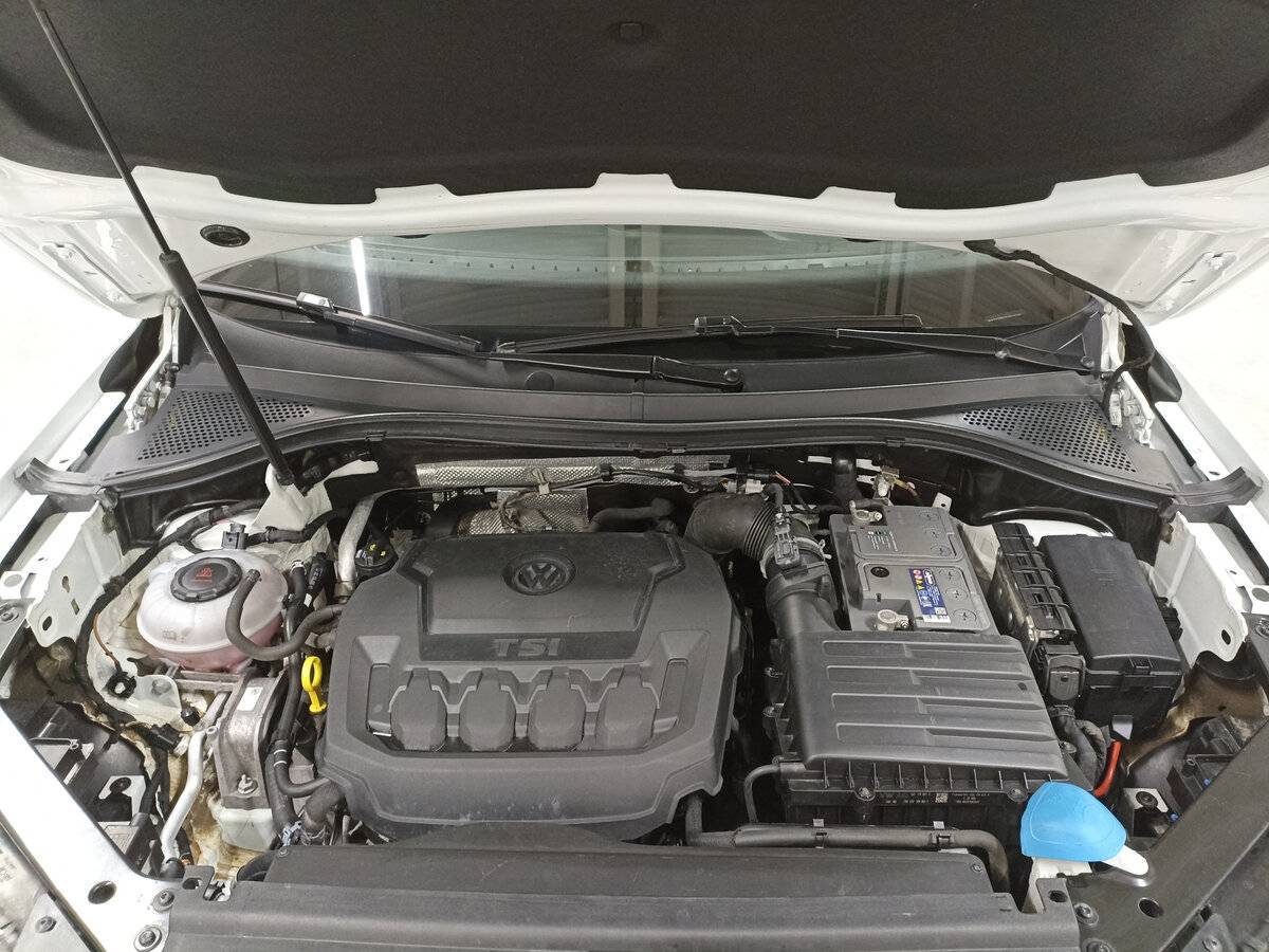 Купить Volkswagen Tiguan с пробегом. Фото: #8