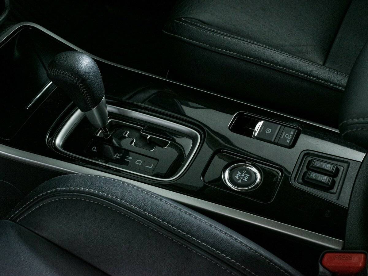 Купить Mitsubishi Outlander с пробегом. Фото: #16