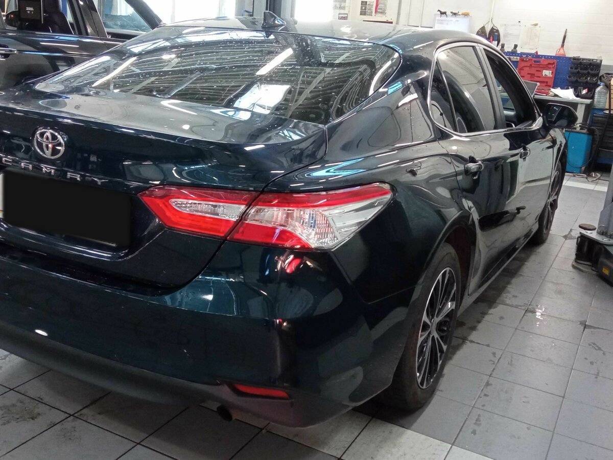 Купить Toyota Camry с пробегом. Фото: #2