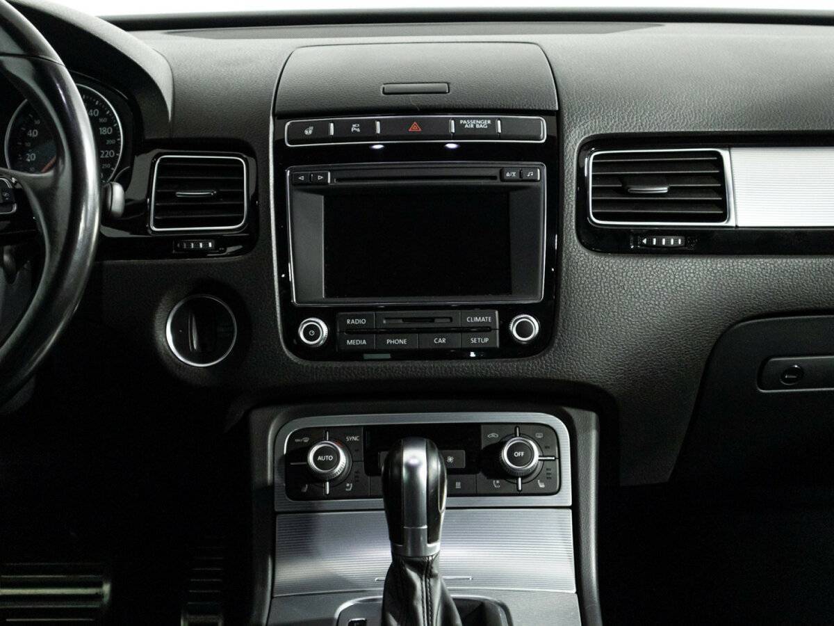 Купить Volkswagen Touareg с пробегом. Фото: #13